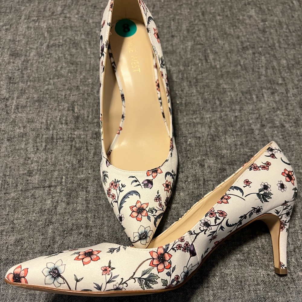Nine West floral heel